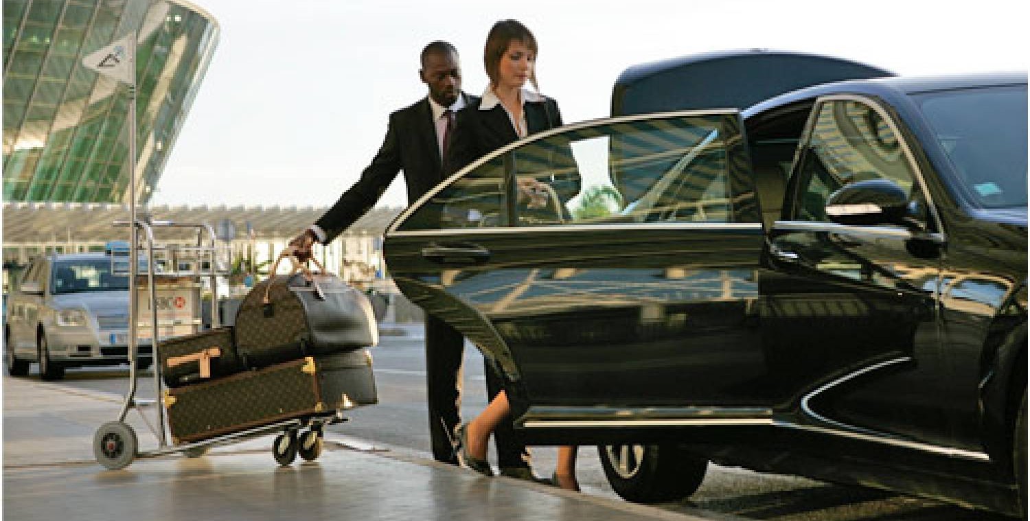 Aylesbury to Manchester Airport Transfer - Butlers Travel